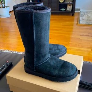 Size 7 blk UGG’s